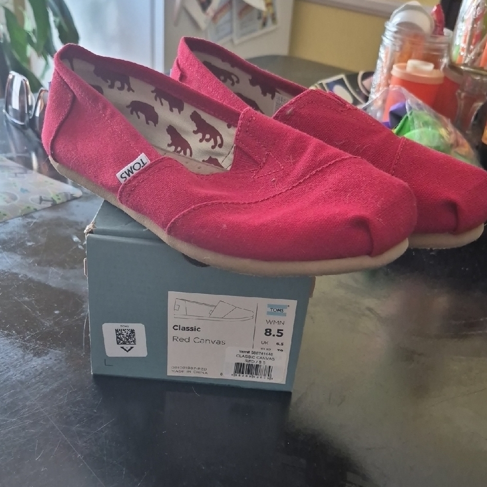 Toms Red Canvas Flats with Elastic Slip-On Design